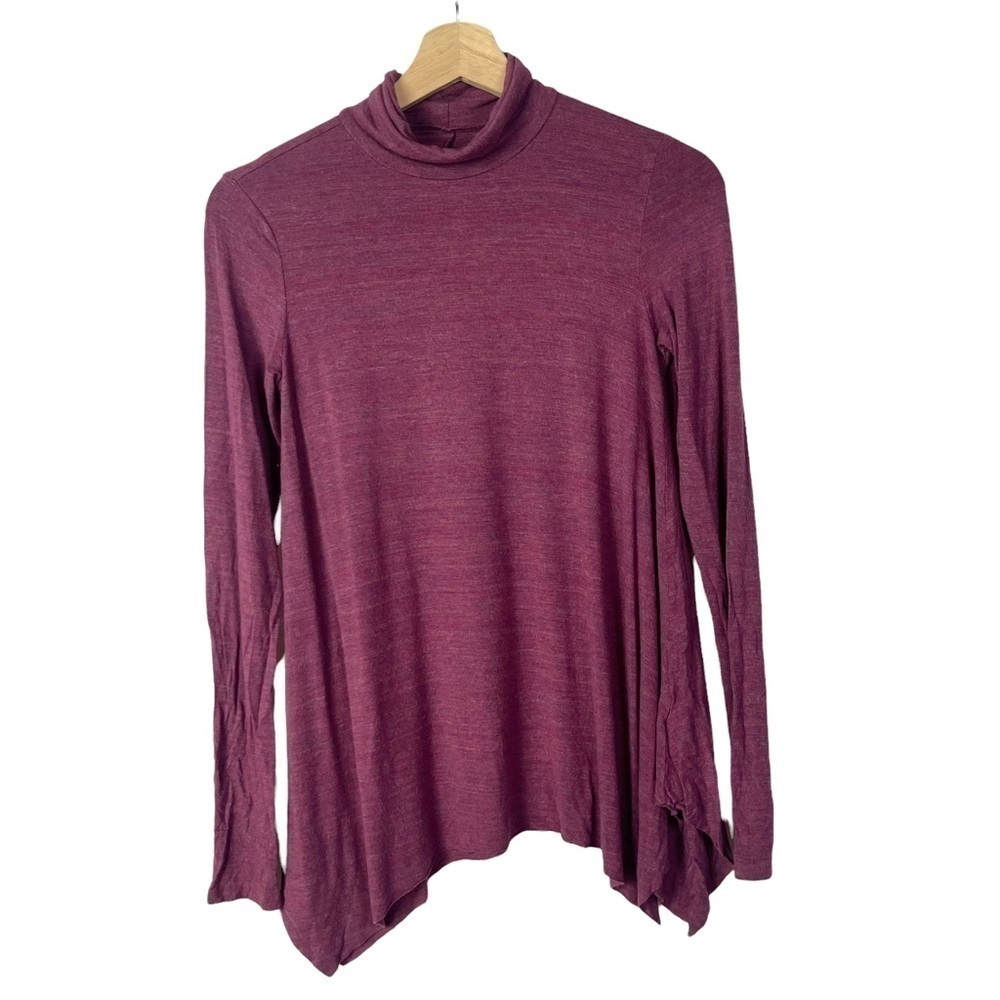 American Eagle AEO Soft & Sexy Raspberry Pink‎ Asymmetrical Hem Long Sleeve Top